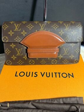 Louis Vuitton Chailot Clutch Pouch Monogram with Box Duster Rare!!!
